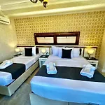 Lelll Hagia Sofia Szálloda *